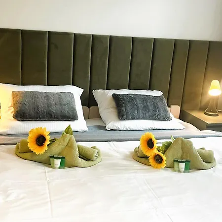 Sunny Rose Svinoústí