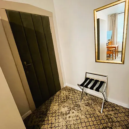 Sunny Rose Bed & Breakfast 3*